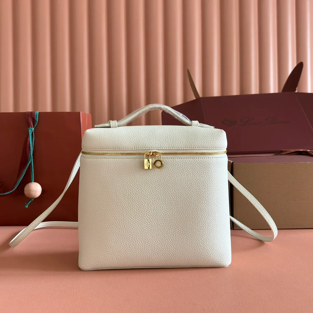 💋💋💋[Original leather, all-steel configuration, counter complete package] Loro pianaExtra Pocket L23.5 Backpack